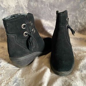 BARETRAPS BOOTS SZ 7